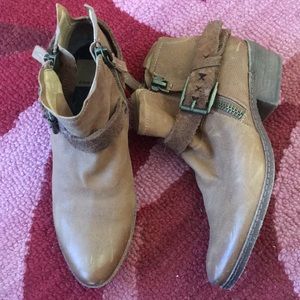 Dolce Vita Tan Ankle Booties 8.5